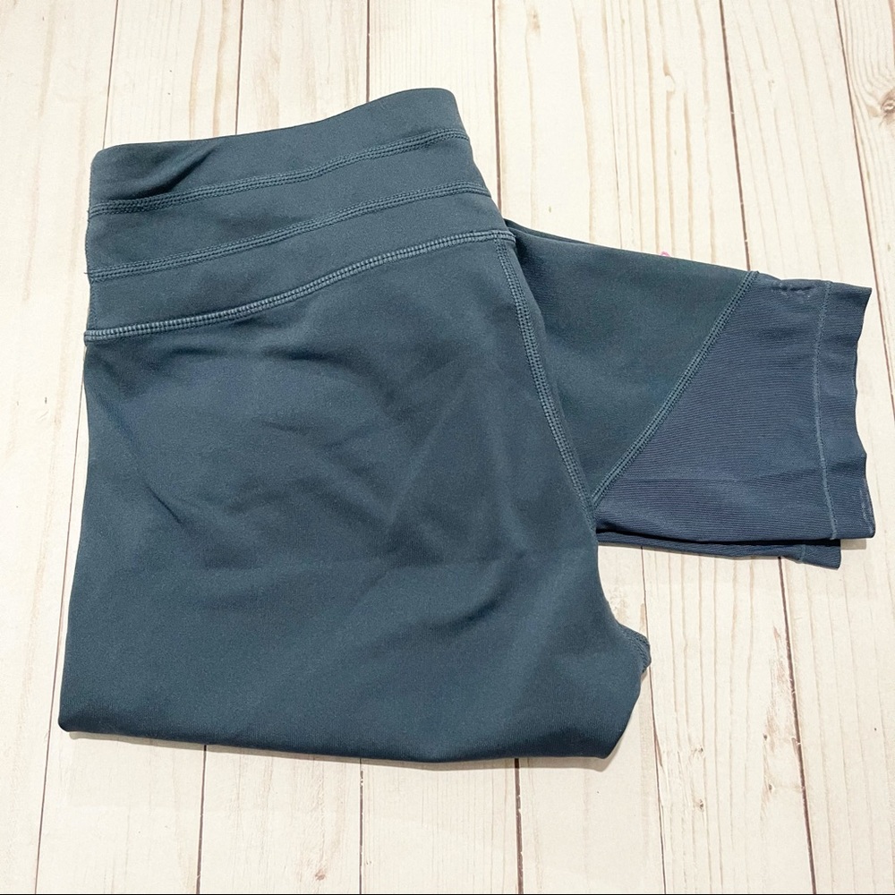 ATHLETA Teal Mesh Insert Cropped Leggings Small